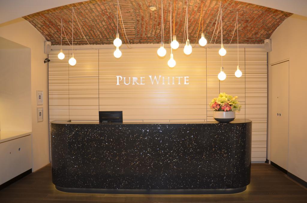Отель Pure White Прага Экстерьер фото